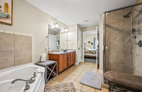 Smoky Mountain View Condo- Hot Tub, Indoor Pool, Walking Path, Playground - Foto 32