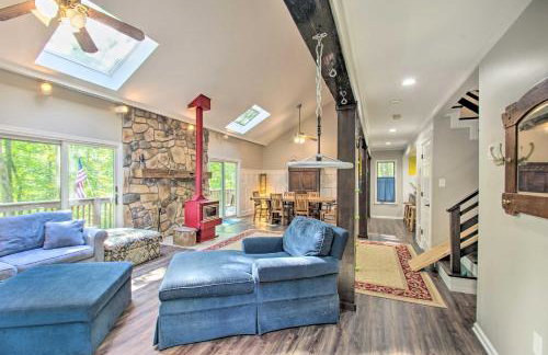 Peaceful New Market Cabin with Deck and Fire Pit! - Foto 5