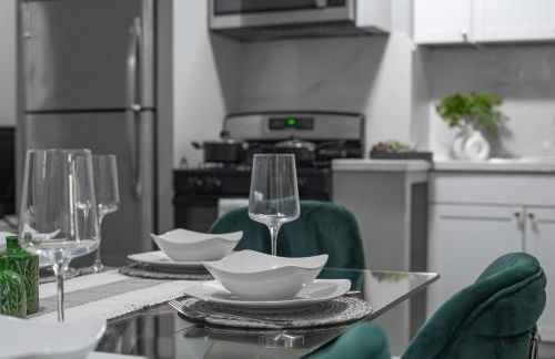 Cozy Stay with Games, 15 min to NYC, Private Backyard - Sleeps 6 - NEAR METLIFE STADIUM - Foto 20