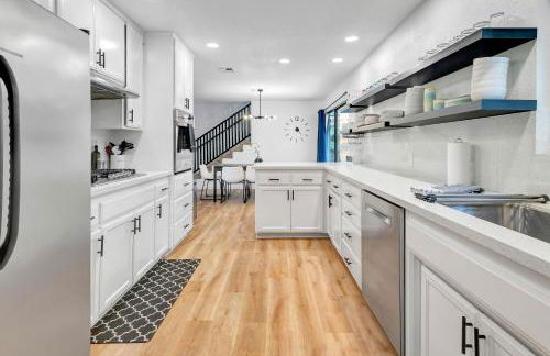 Modern Family Home w/Pool and Hot Tub - Foto 26