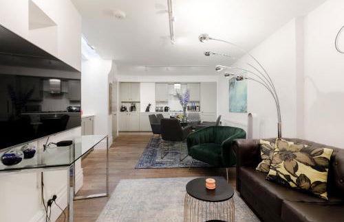 RARE FIND off Oxford St! SOHO 5bed Design House For XXL Groups - Photo 13