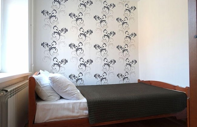 Inndays on Bazhenova - Photo 1