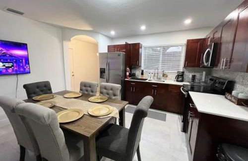 Comfortable House near Downtown & Airport Miami - Foto 18