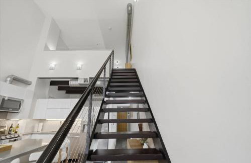 Modern Luxury Loft facing Santana Row w/Balcony - Photo 18
