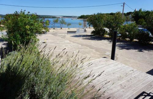 Villa Lavanda - family friendly, beachfront - Photo 49