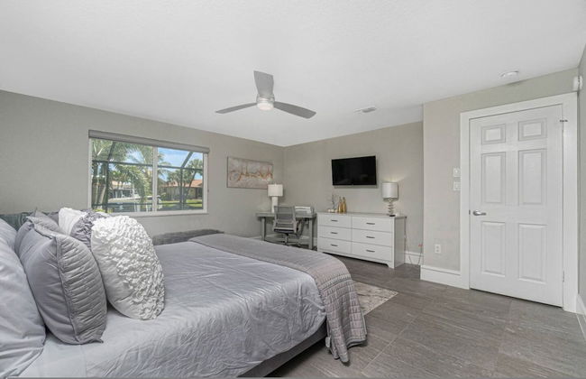 Tranquility - Waterfront Villa With Pool Dock - Photo 30