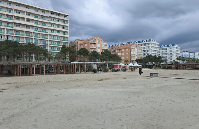 Tirent Apartment - Cozy Bedrooms Stay by Golem Beach. - Foto 45