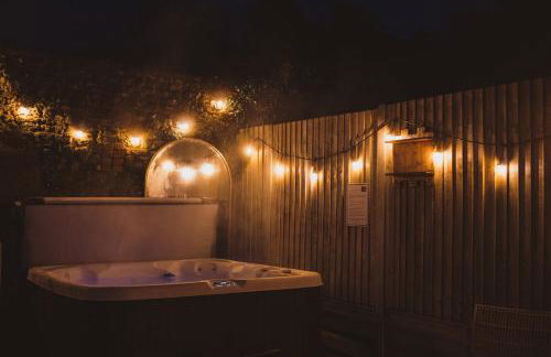 Luxury House Sleeps 14 With Secret Bar Near Bath - Photo 19