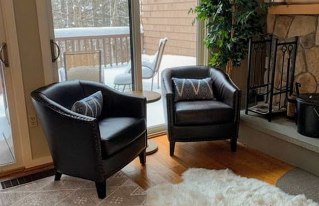 A1 Luxury Bretton Woods Ski-in Ski-out Townhome Next to Beginner ski Area Fast Wifi Keyless Entry - Photo 8