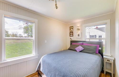 Homey Cottage with Sunroom and Smart TV! - Foto 16