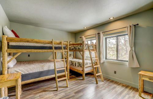 Camp 95 - Stunning Mountain Home - 4.5 Acres - Views - Hot Tub - Pet friendly - Private - Photo 32