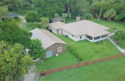 Beautiful Vacation Home Across From Lake Okeechobee - Foto 1