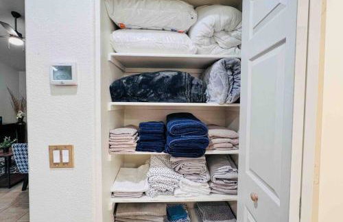 Cozy 3 Bedrooms Town home in Chandler with community pool - Foto 7