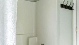 1 Bed with Private Bathroom Close to Everything in Newark & Wilmington - Foto 5, Shower
