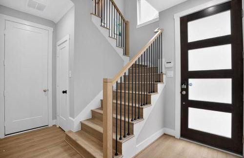 Urban EaDo Retreat - 3BR Townhome w Deck - Foto 23