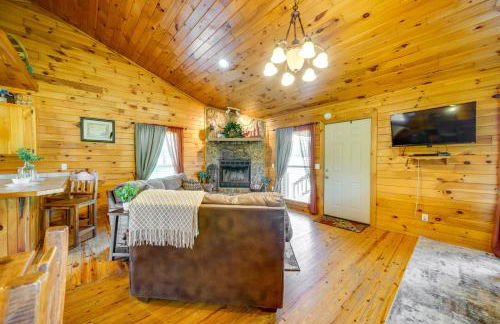 Scenic Oklahoma Studio Cabin on 80 Acres with Views! - Foto 5