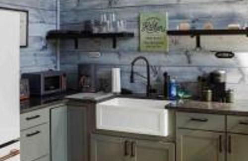 Romantic Escapes in this Stunning A-Frame in North Carolina with Access to a Private Hot Tub and Fire Pit - Foto 15