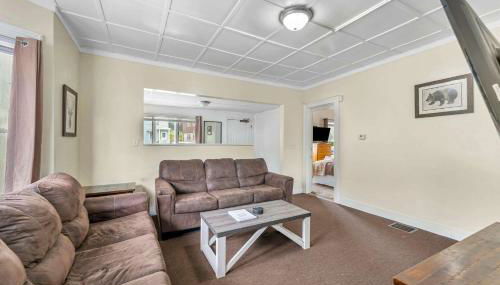 Left Field All Star Baseball Rentals - Photo 2