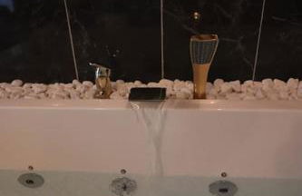 Suite bien être - jacuzzi et sauna / love room - Foto 25