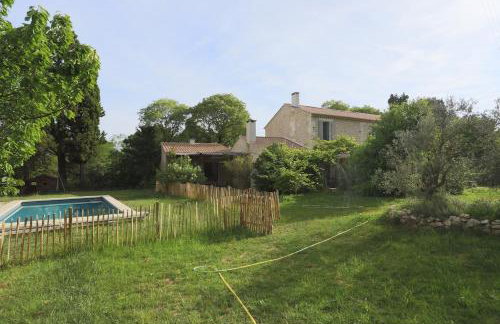 Le Mazet de la pointe dans les Alpilles avec piscine et jardin - Foto 21