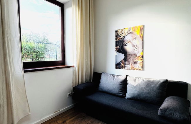 Cozy 3BR Apt with Garden Sleeps 10 - Foto 10