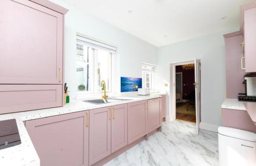 2 Seaside Bedroom home, Garden, 6 guests, Parking, Contractors-Families welcome - Photo 12