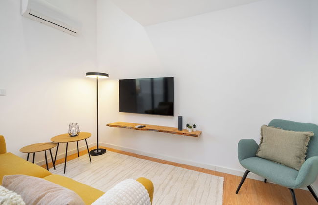 C312 Riverside View Premium Apartment w/ AC & Terrac - Foto 14