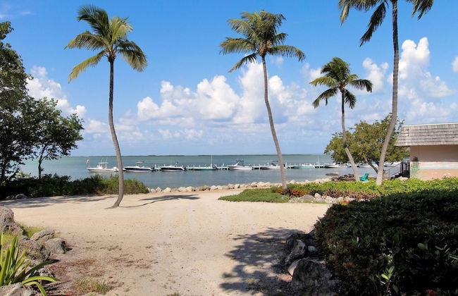 Bayfront Townhouse Located In The Lush Tropical Setting Of Rock Harbor Club. 2 Bedroom Condo by RedAwning - Foto 43