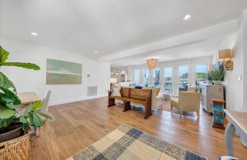 6 BD Smith Mountain Lakefront Escape sunset - Foto 18