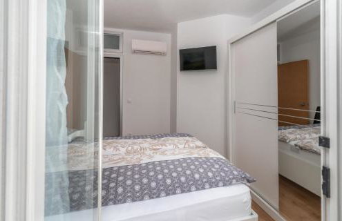 Villa Confido - Luxury 3BR Apartment with Private Pool near Trogir - Photo 46