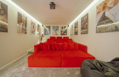 Pool & Cinema Villa by Vacationy - Foto 122