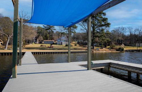 Lakefront House with Boat Dock, BBQ in Peaceful Flint - Foto 14