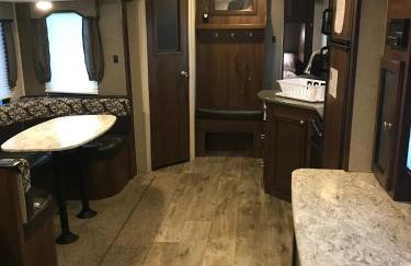 Heartland North Trail 31' RV - Photo 16