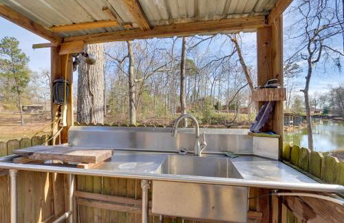 Great for Fishing! Lakefront Studio in Hemphill - Photo 22