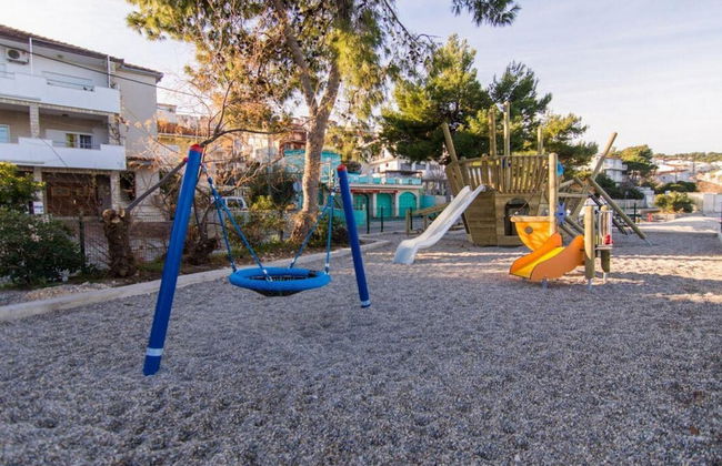 Mastrinka Bright Apartment With Free Parking and Modern Amenities - Foto 10