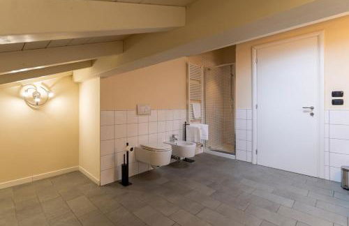 BolognaCentro 9 People Loft Private Lift and Terrace - Photo 24