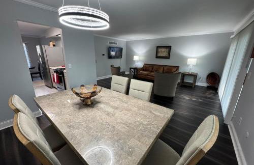 Suburban Retreat 15 Mins to Downtown Detroit - Foto 1