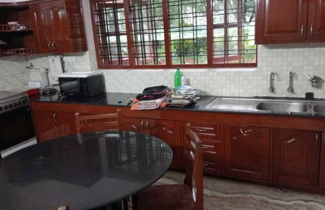 De Royale Summit Home Stay - Photo 15