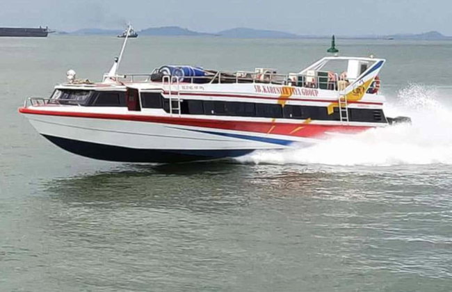 Boat to the Gili Islands - Photo 2