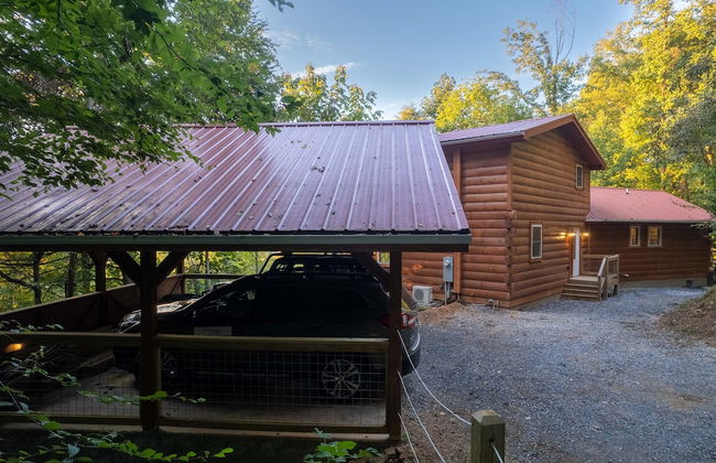 Stunning 2BR Cabin with Mountain Views - Foto 26