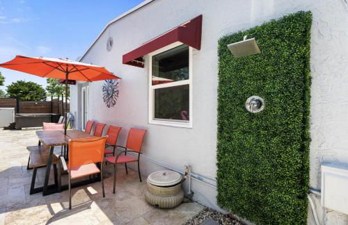 Palms Retreat! Giant Heated Pool-HotTub-FirePit-5Min2Beach-Pets-EV Chgr - Foto 37