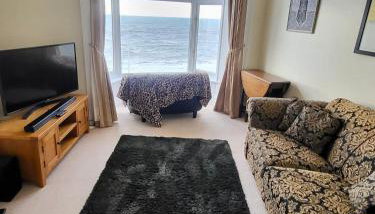 Stunning Aberystwyth South Beach Apartment - Photo 4