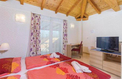 Gorgeous Home In Rezanci With Jacuzzi - Foto 34