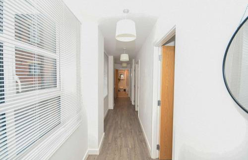 Modern 2 Bedroom Apartment in Central Wigan - Foto 39