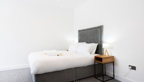 Stanway Apartments- Free Parking & Close To Tram Stop - Photo 4