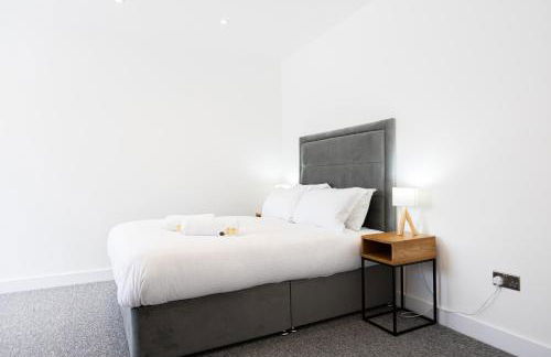 Stanway Apartments- Free Parking & Close To Tram Stop - Photo 4