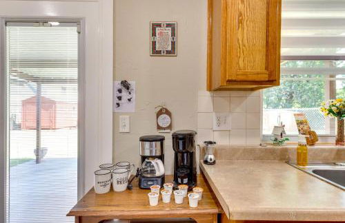 Cozy Oklahoma Retreat with Covered Patio and Gas Grill - Foto 12