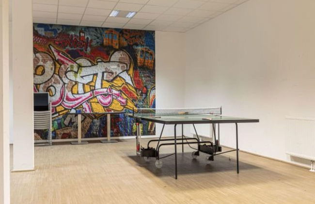 Lush Apartment With Private Sauna - Photo 15