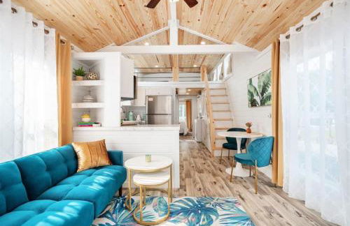 7 Le Soleil Retro Tiny House, Boat Parking, Mins to Lake Guntersville, City Harbor - Foto 1