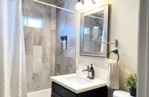 Cozy Home in National City 15 min from San Diego - Foto 10